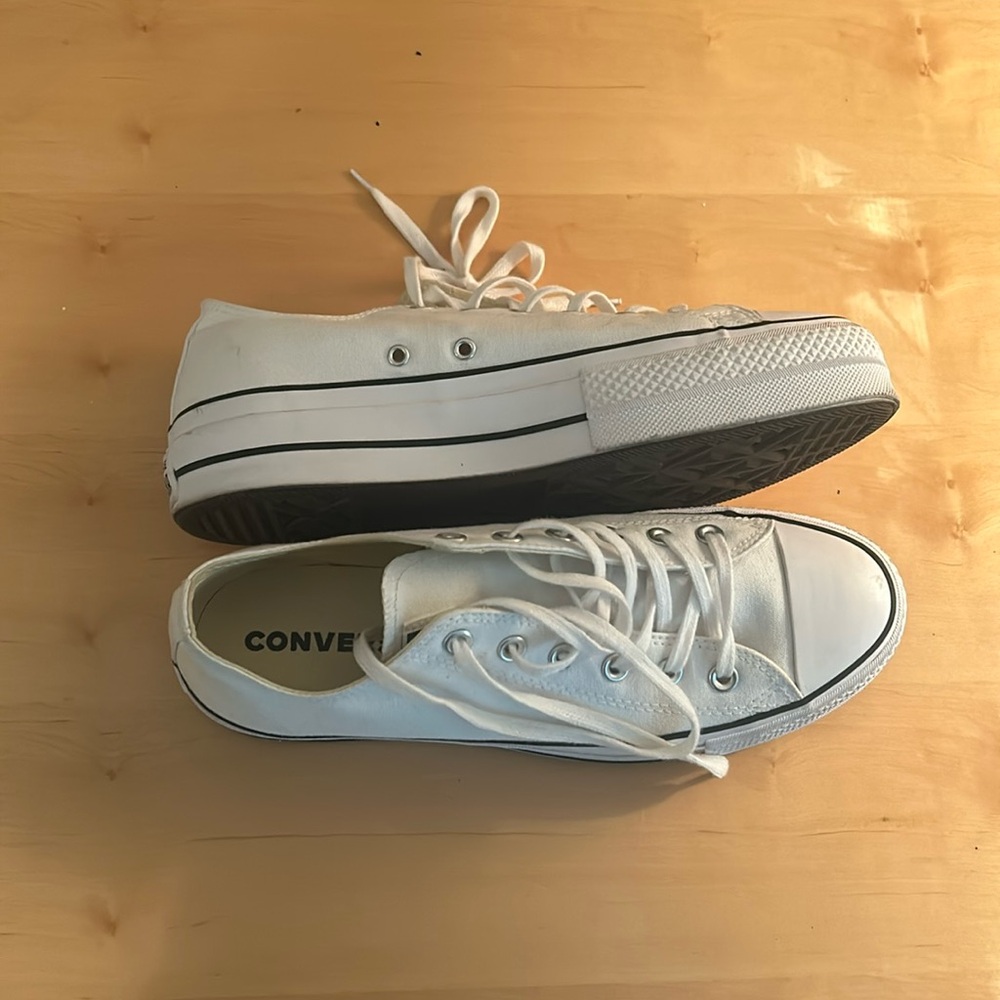 Platform Converse; size 10.5